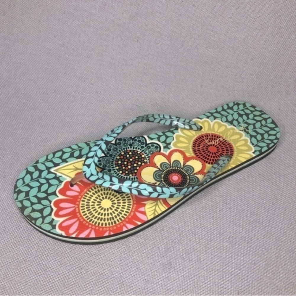 Vera Bradley floral print flip flops size Large (9-10)